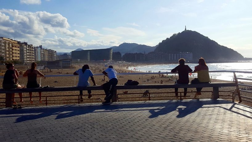 Atardecer-playa-Gros-Donosti